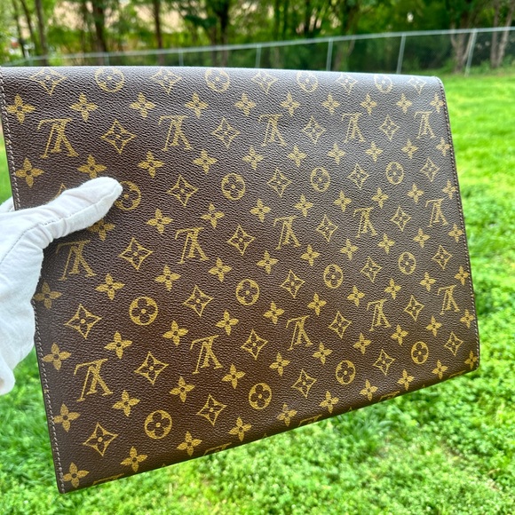 LV Ministre Document Computer Pouche Case Monogram Canvas w/ COA Louis Vuitton - Picture 3 of 16